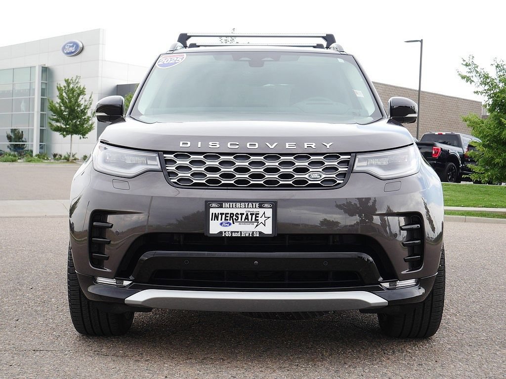 Used 2025 Land Rover Discovery Metropolitan Edition AWD/4WD image 8