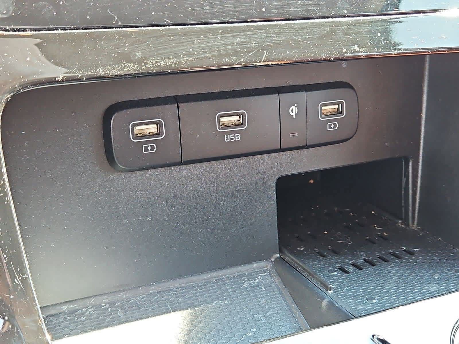 Used 2023 Kia Carnival SX FWD image 29