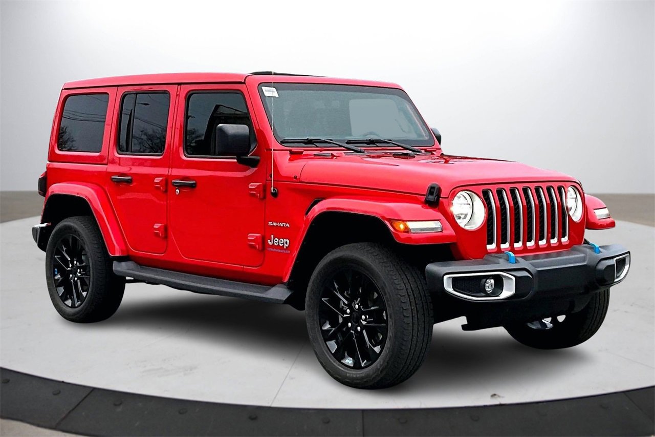 Used 2023 Jeep Wrangler Unlimited Sahara w/ Cold Weather Group image 2