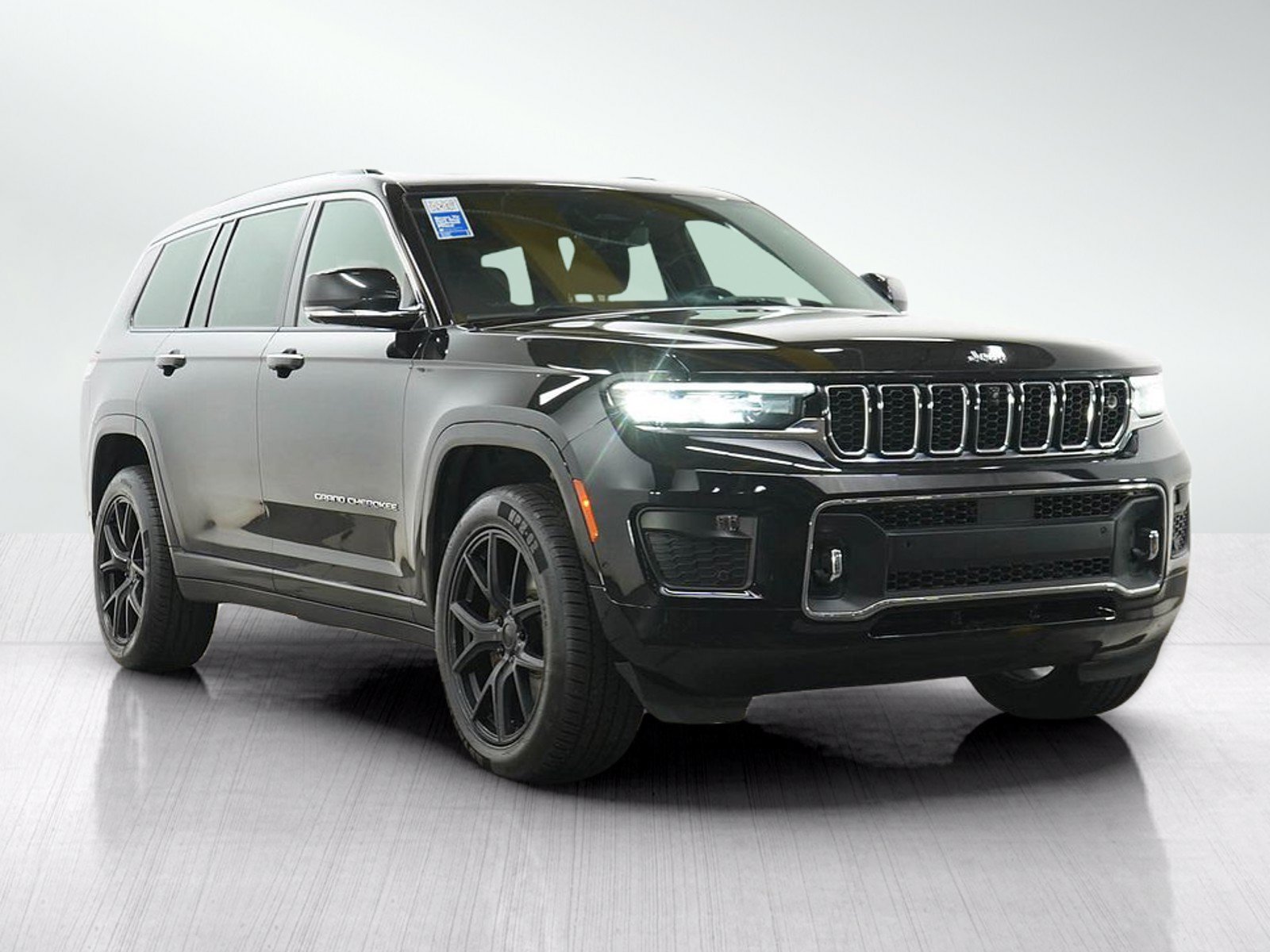 Used 2021 Jeep Grand Cherokee L Overland w/ Advanced Protech Group III AWD/4WD image 7