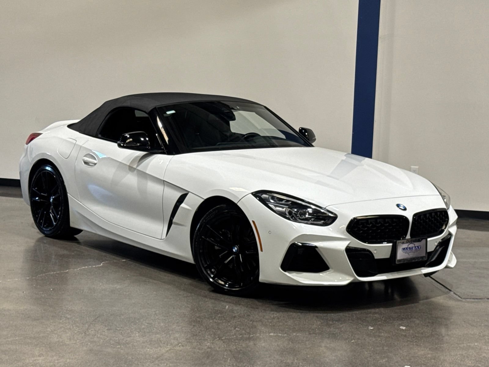Used 2020 BMW Z4 sDrive30i w/ M Sport Package RWD image 2