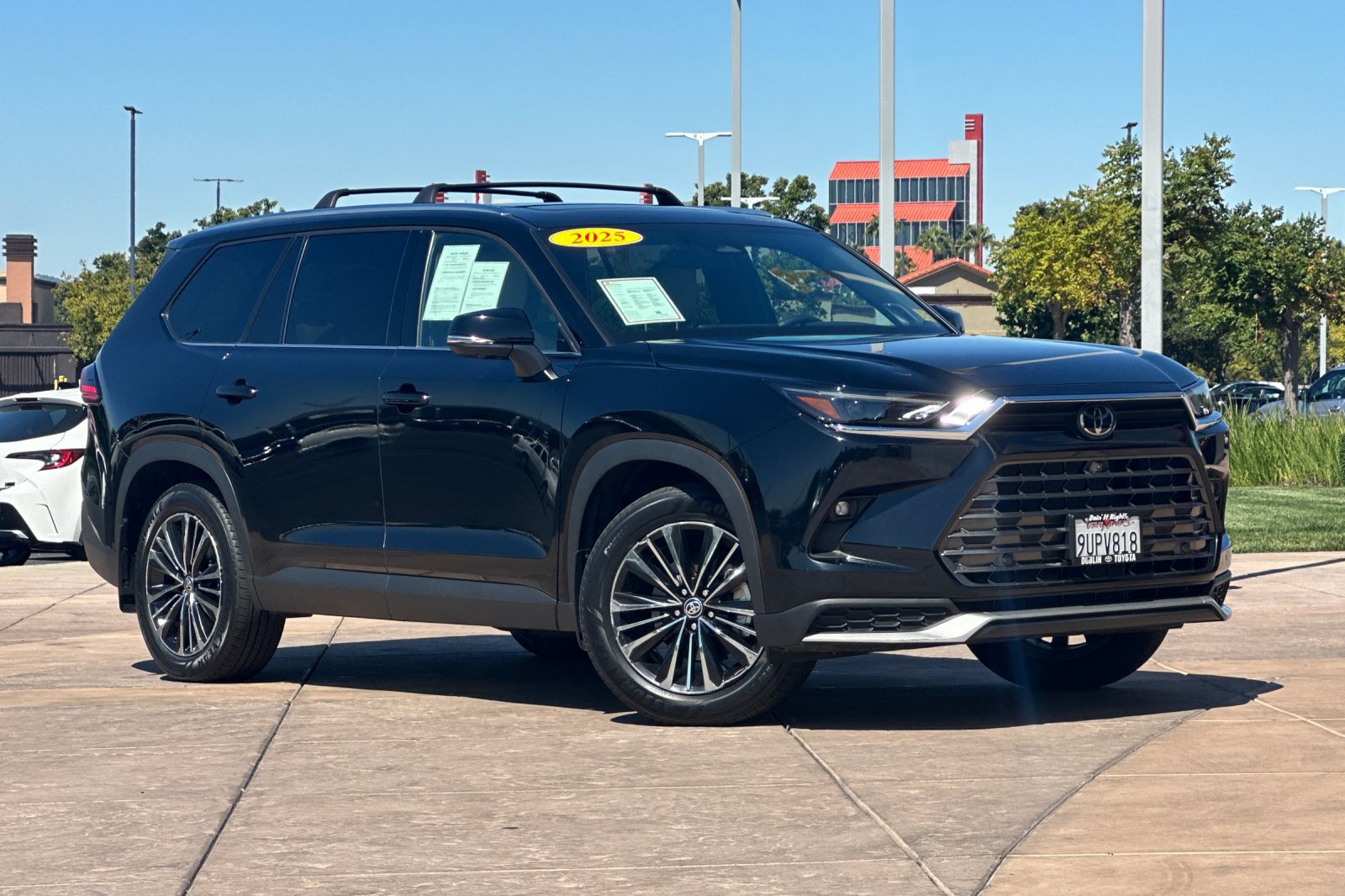 Certified 2025 Toyota Grand Highlander AWD Hybrid image 2
