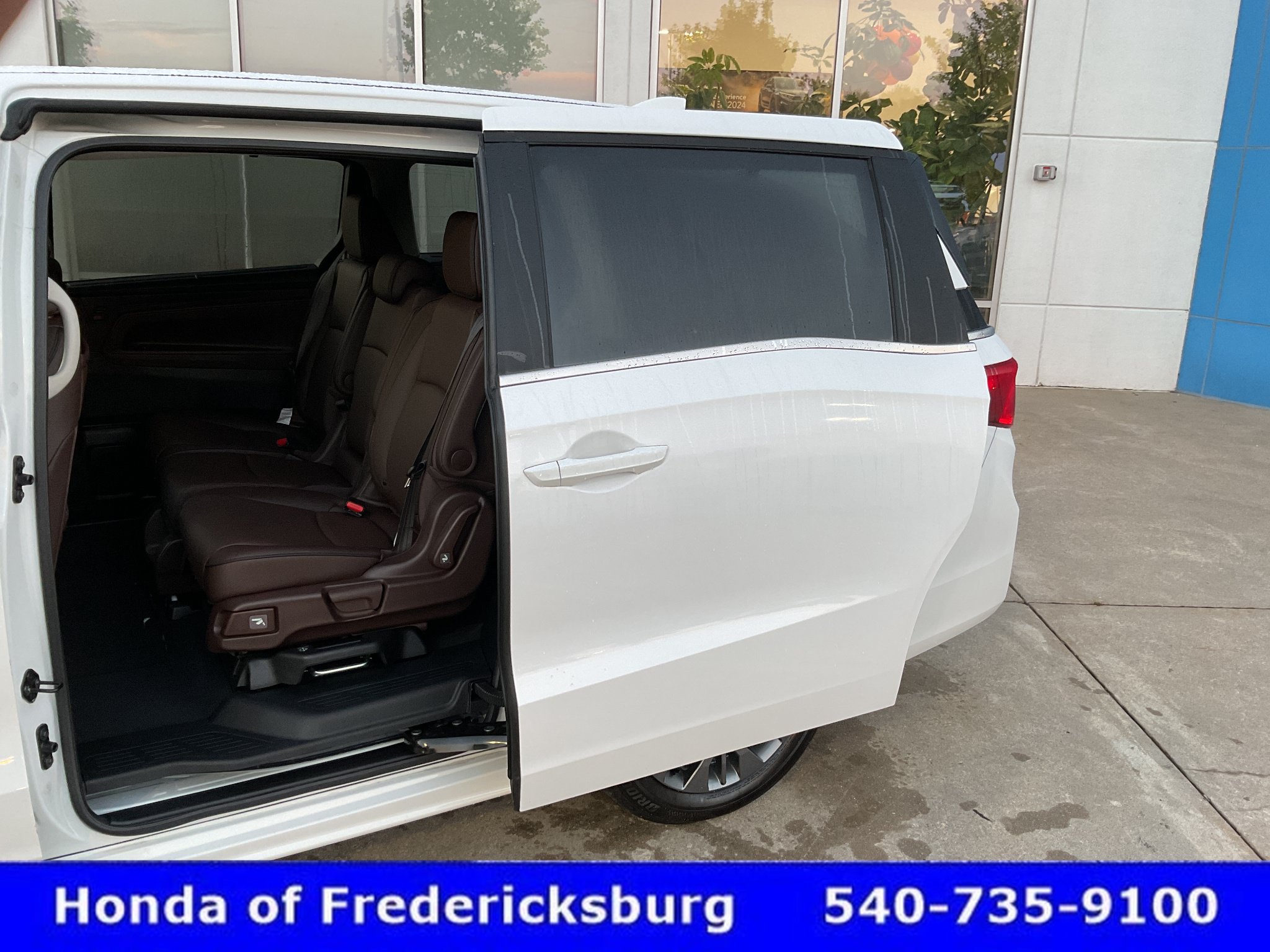 Certified 2026 Honda Odyssey Touring image 16