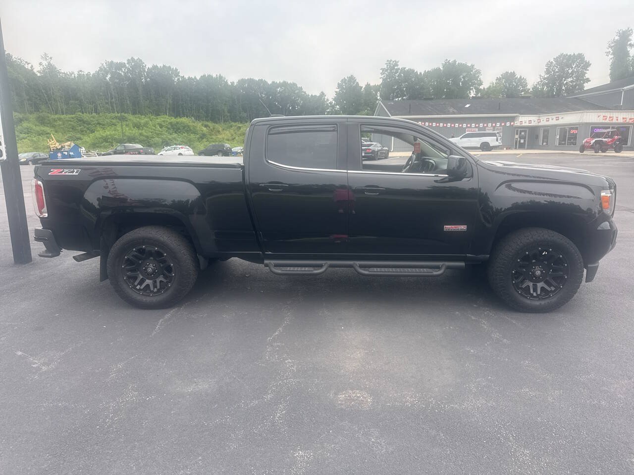 Used 2017 GMC Canyon SLE w/ All Terrain X Package AWD/4WD image 16