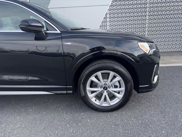 Certified 2025 Audi Q3 2.0T Premium Plus w/ Premium Plus Package AWD/4WD image 3