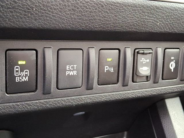 Used 2016 Toyota Tacoma Limited w/ Towing Package image 25