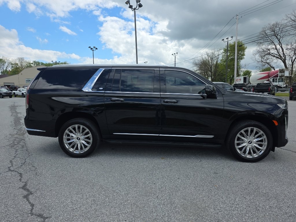 Used 2021 Cadillac Escalade ESV Premium Luxury AWD/4WD image 22