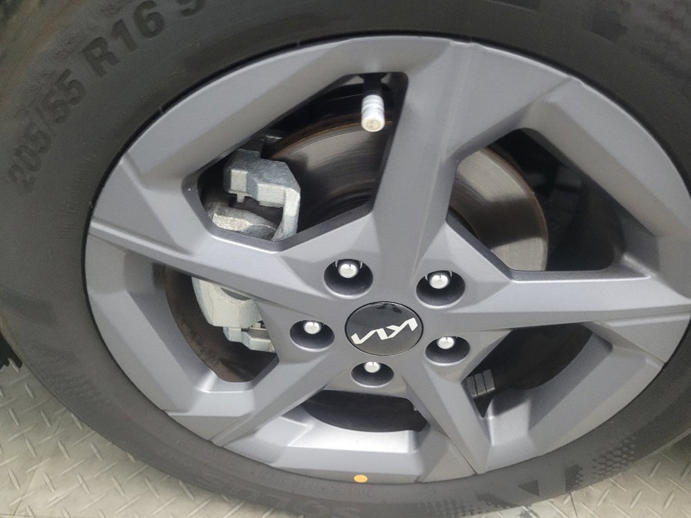 Used 2025 Kia K4 FWD image 31