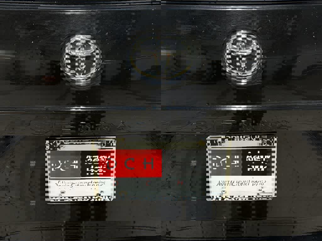 Used 2014 Toyota Sienna SE image 27