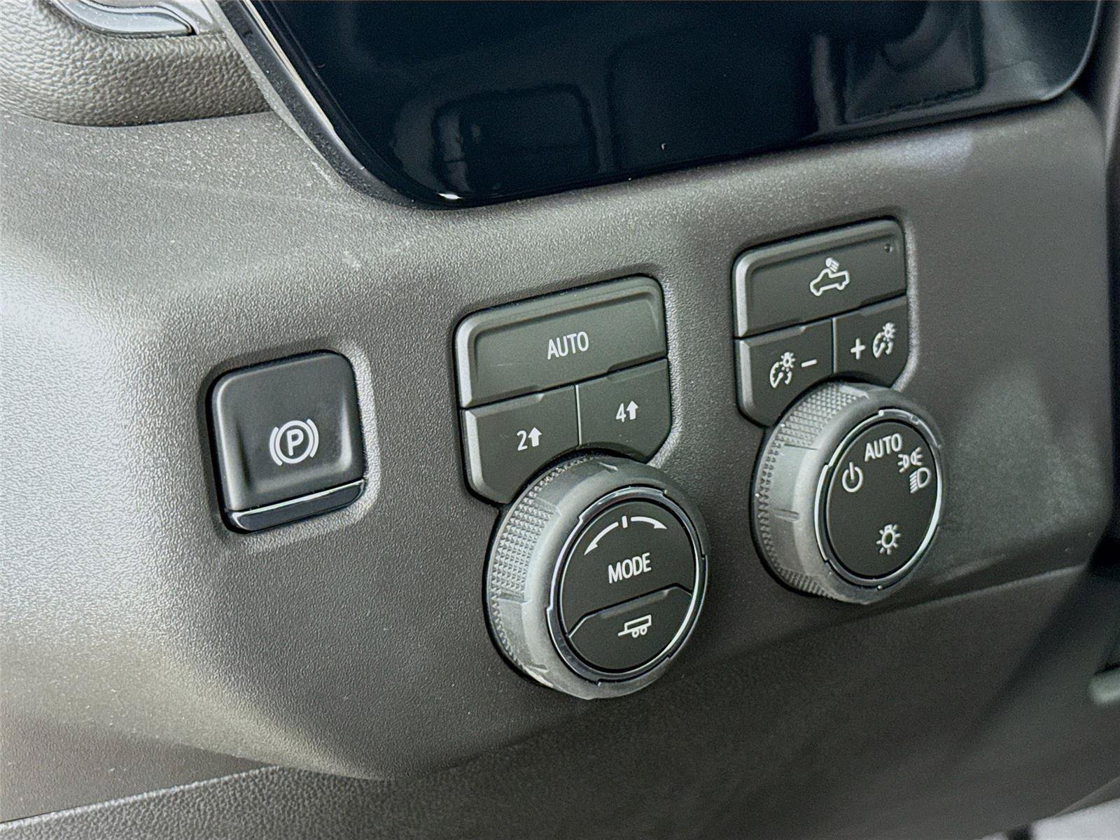 Used 2026 Chevrolet Silverado 1500 LT AWD/4WD image 12
