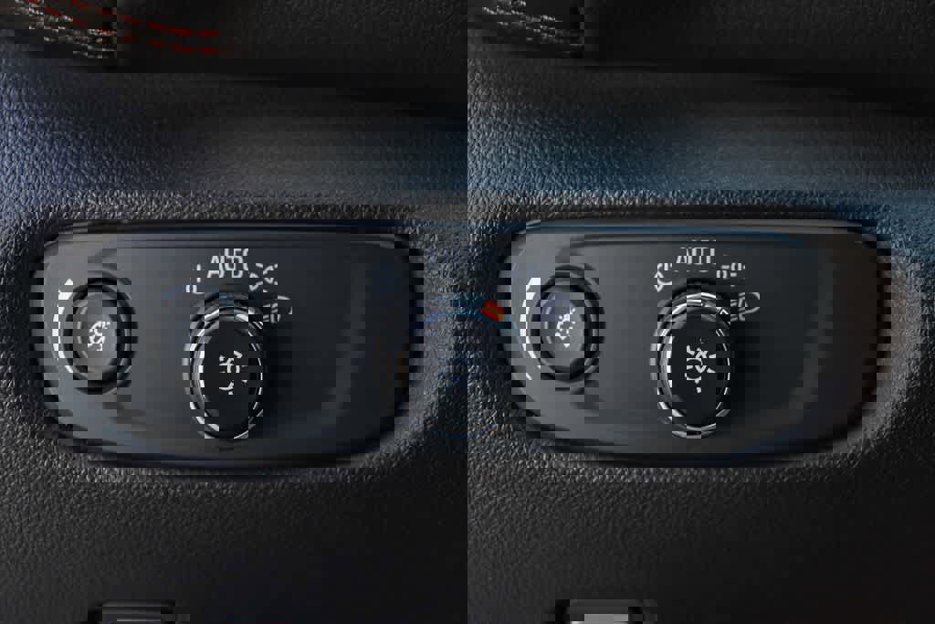 Used 2022 Chevrolet Blazer Premier w/ LPO, Sport Package image 22