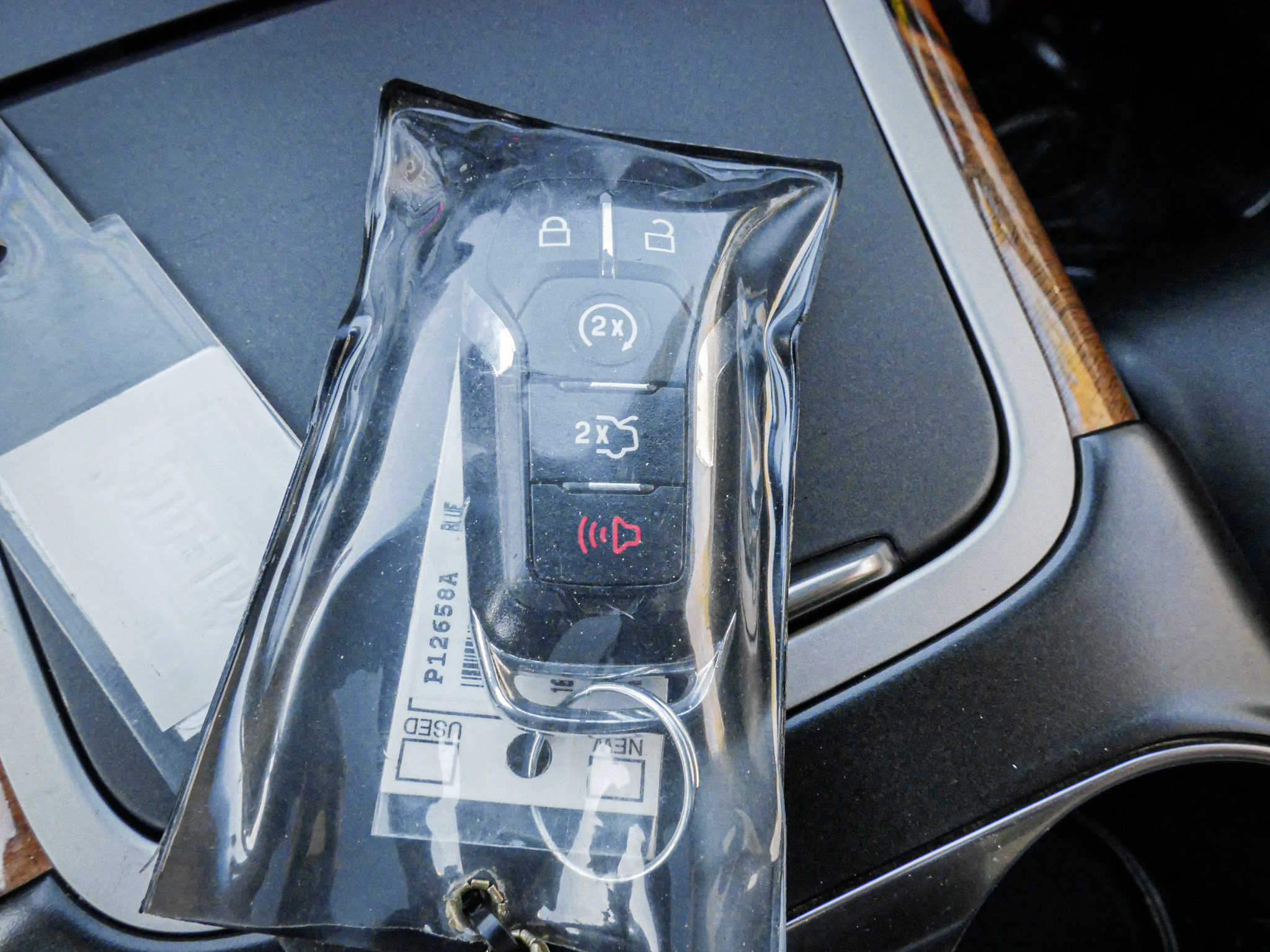 Used 2016 Lincoln MKX Reserve w/ Luxury Package image 36