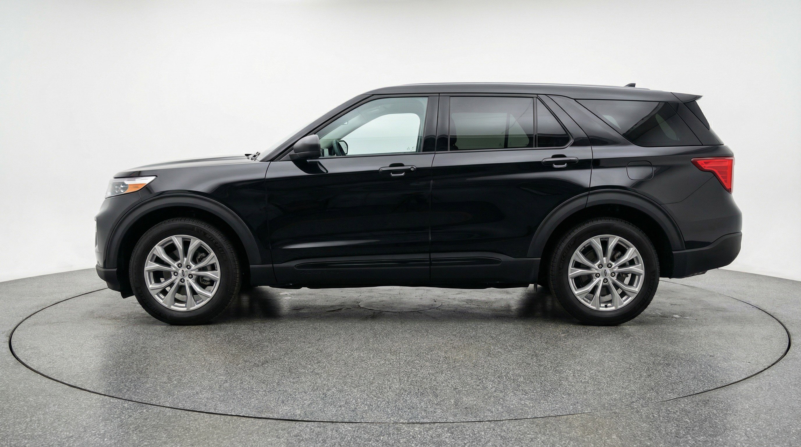 Used 2024 Ford Explorer Limited image 5