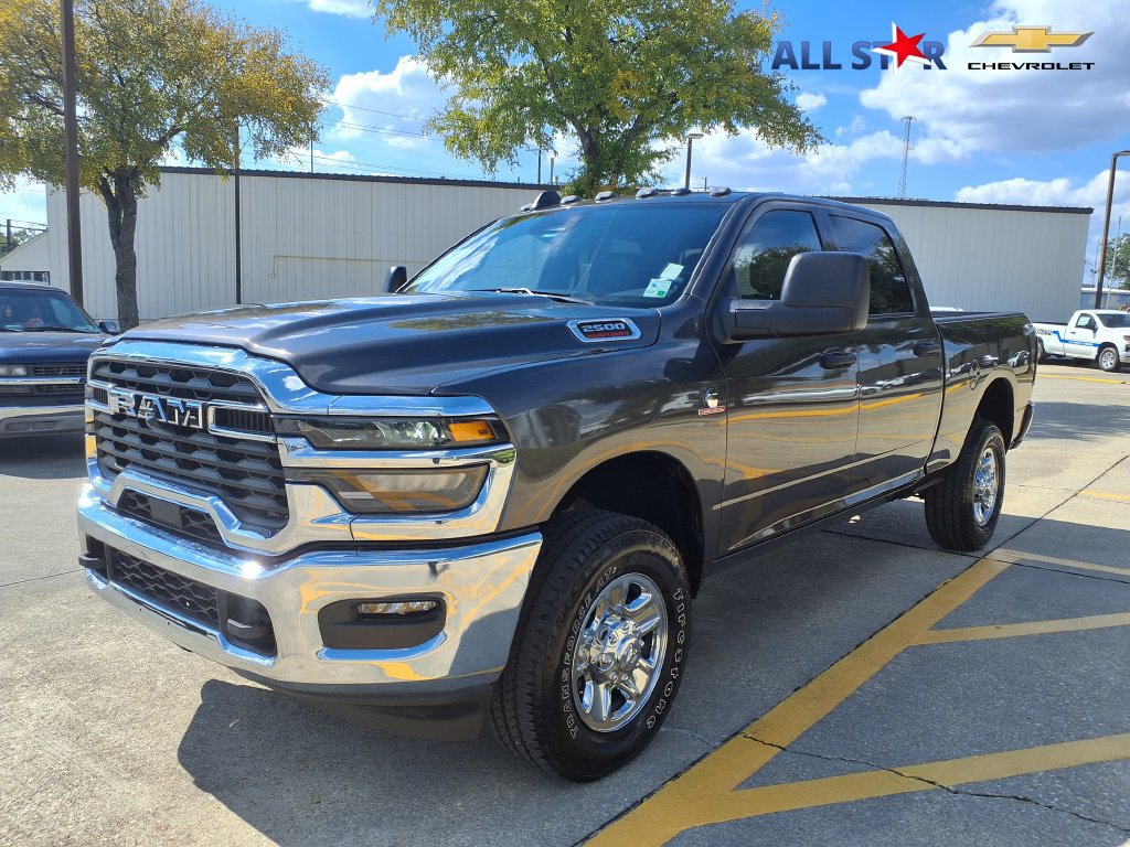 Used 2026 RAM 2500 Tradesman w/ Chrome Appearance Group AWD/4WD image 3