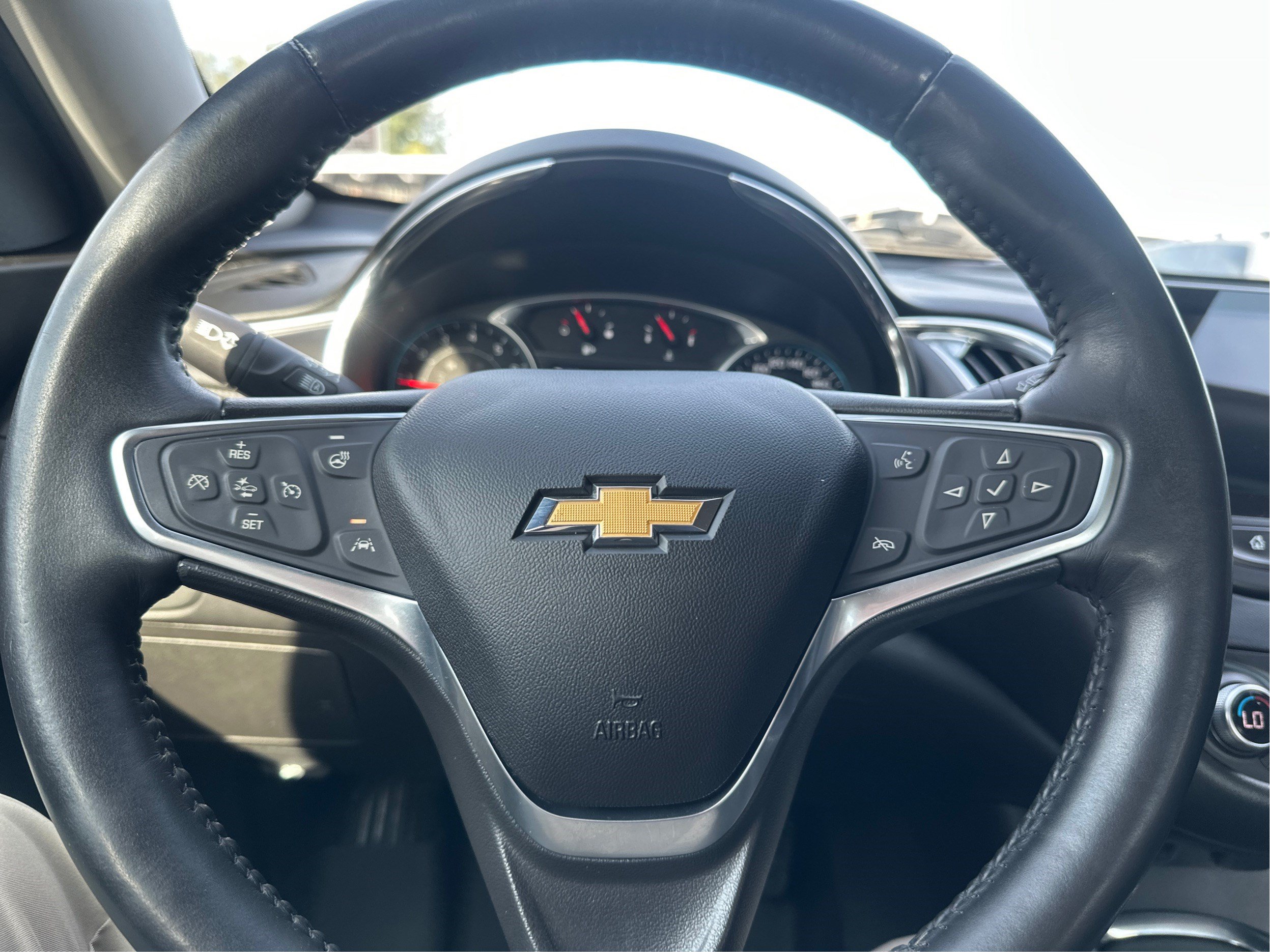 Used 2017 Chevrolet Malibu Premier w/ Premier Sun and Wheel Package FWD image 18