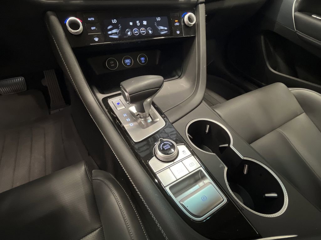 New 2025 Genesis G70 2.5T image 16