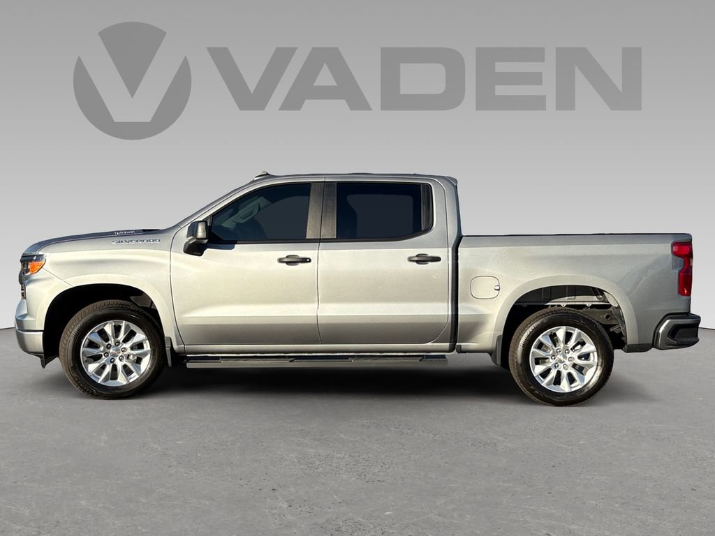 Used 2025 Chevrolet Silverado 1500 Custom image 4