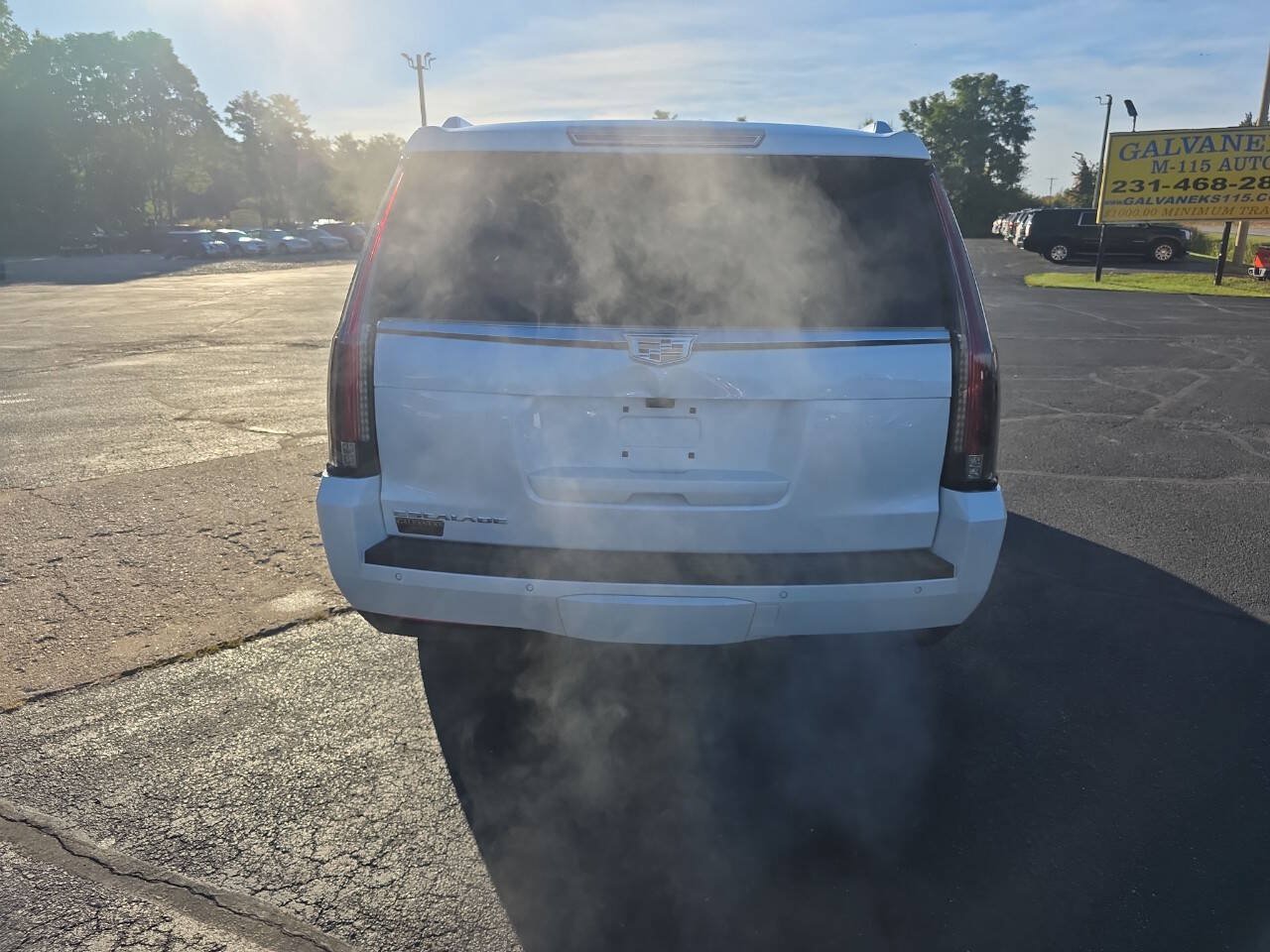 Used 2020 Cadillac Escalade ESV Luxury AWD/4WD image 7