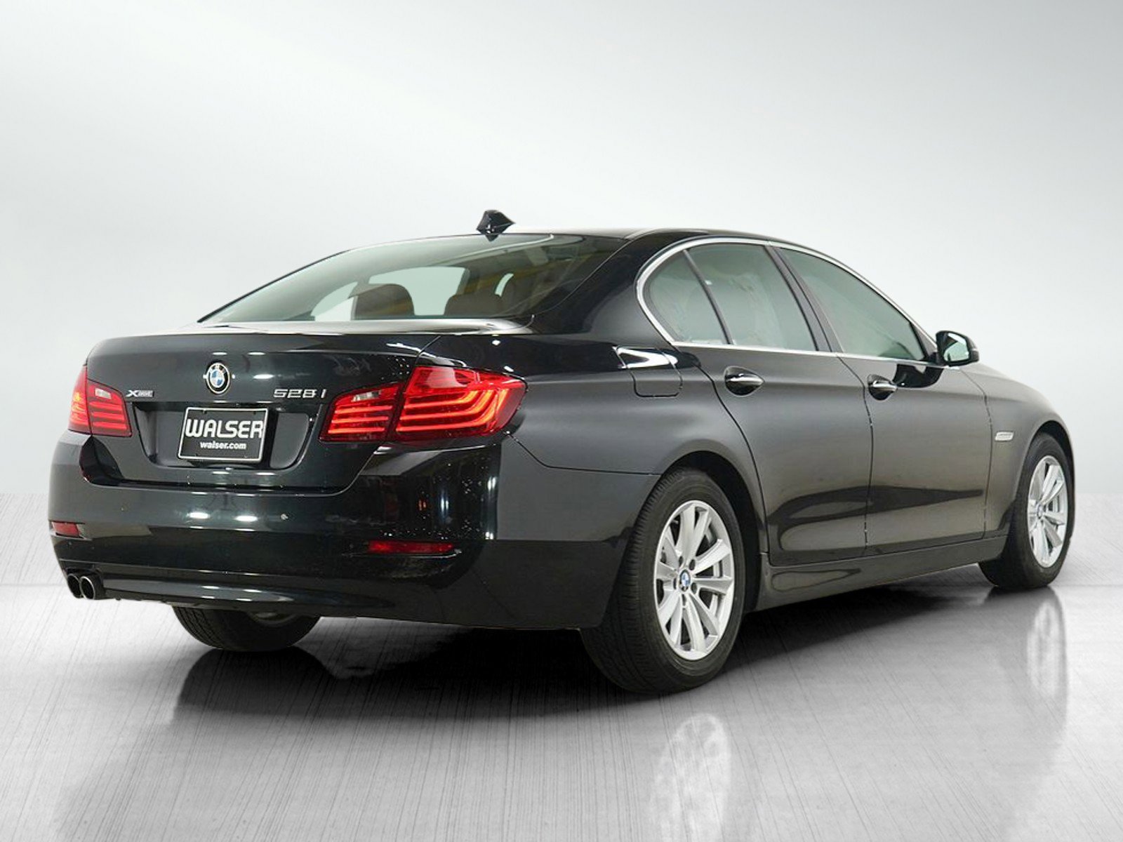 Used 2014 BMW 528i xDrive Sedan AWD/4WD image 5
