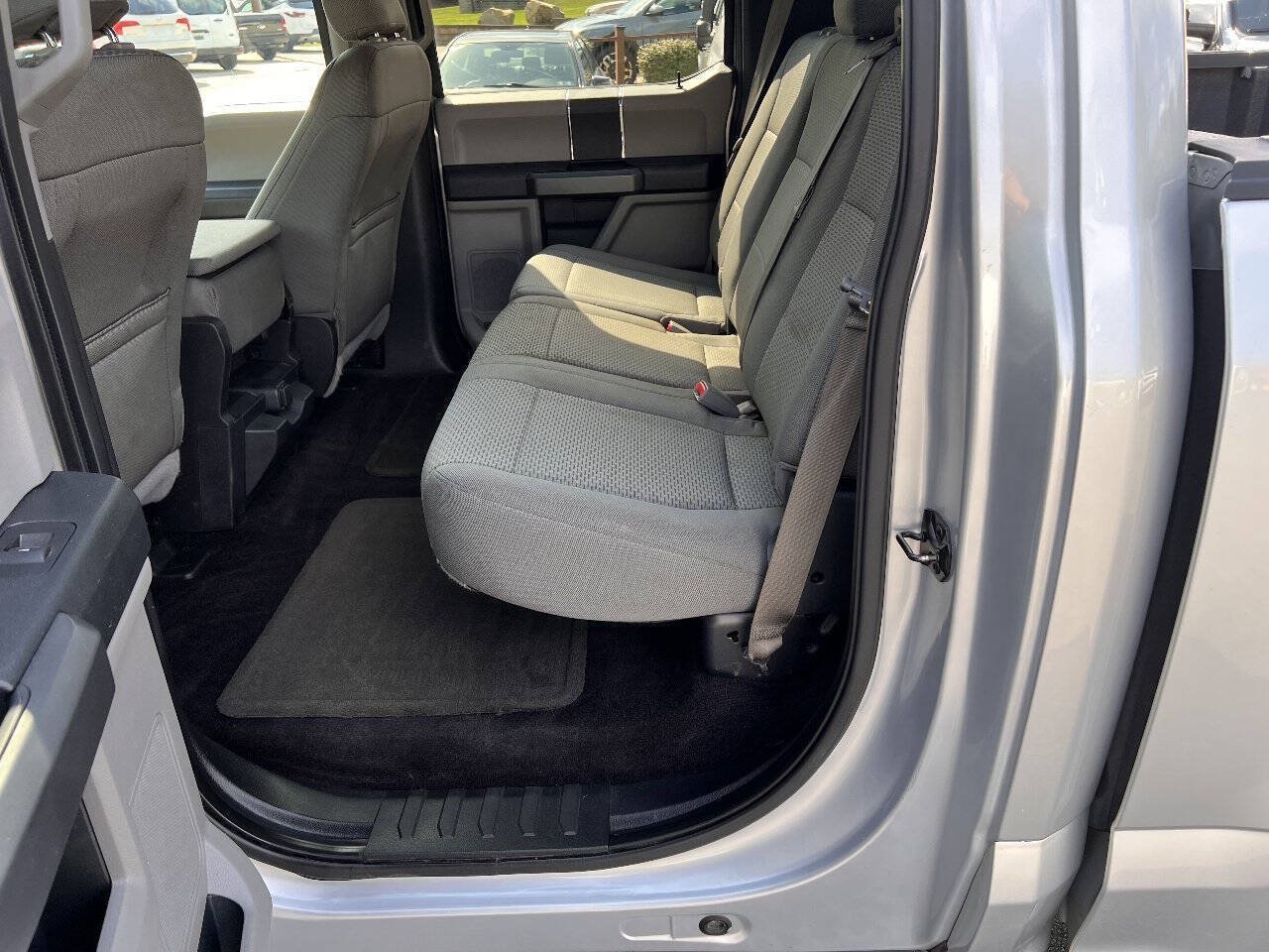 Used 2015 Ford F150 XLT AWD/4WD image 18
