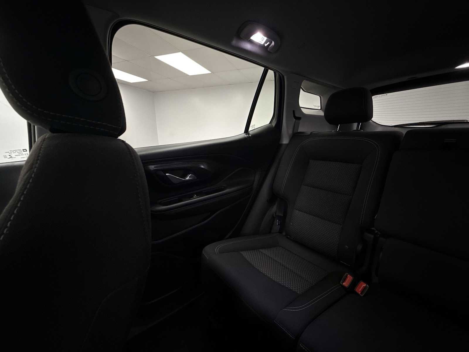 Used 2024 GMC Terrain SLE image 12