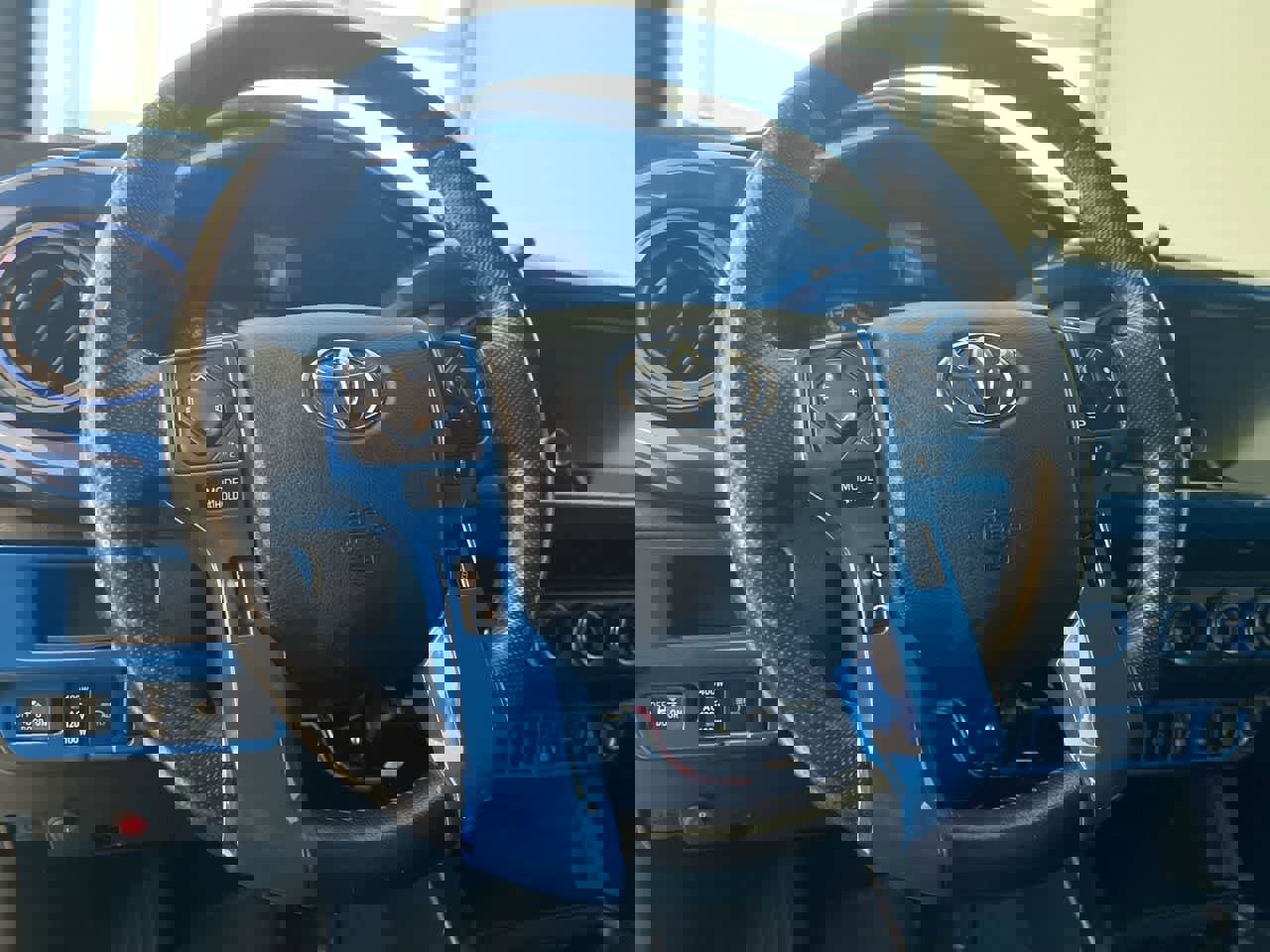 Certified 2018 Toyota Tacoma TRD Sport w/ Technology Package image 14