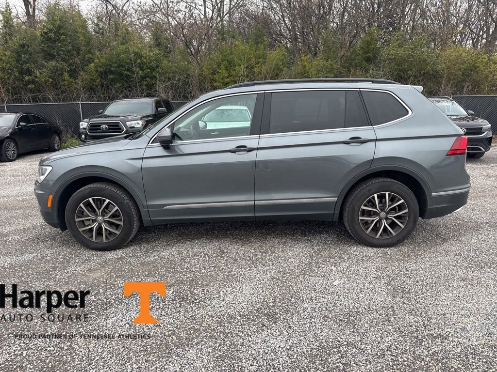 Used 2020 Volkswagen Tiguan SE w/ Panoramic Sunroof Package image 2