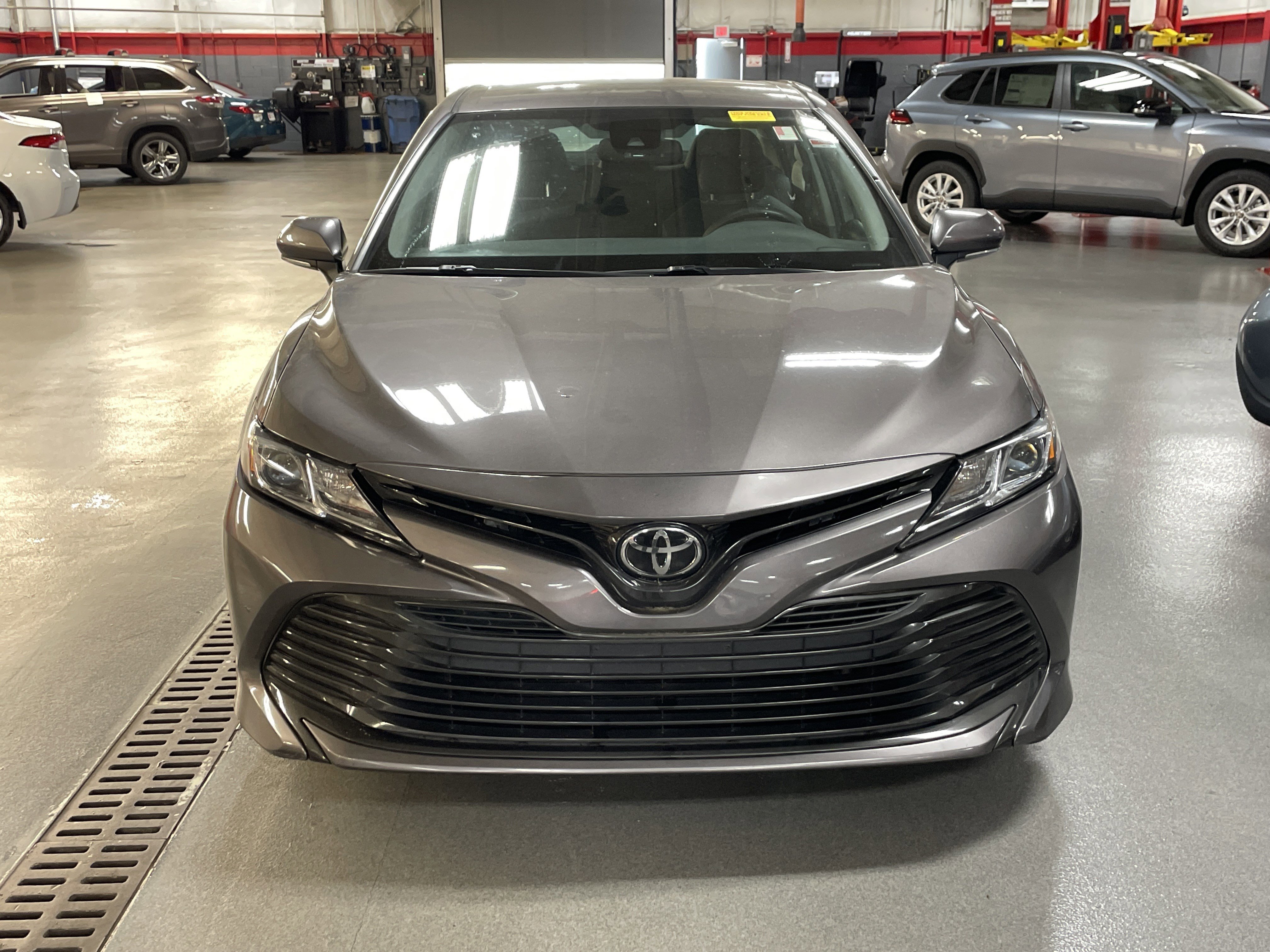 Used 2019 Toyota Camry LE w/ Convenience Package FWD image 3