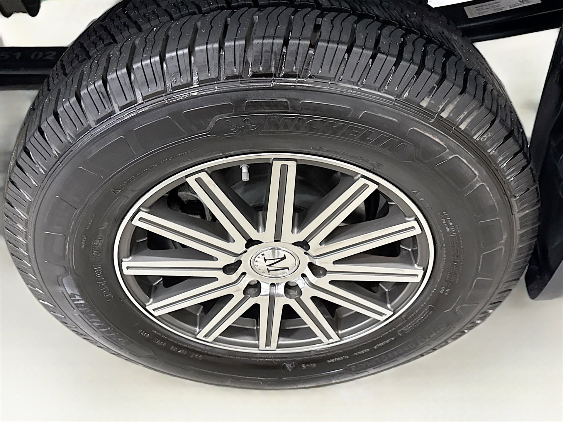 Used 2024 Mercedes-Benz Sprinter 2500 image 33