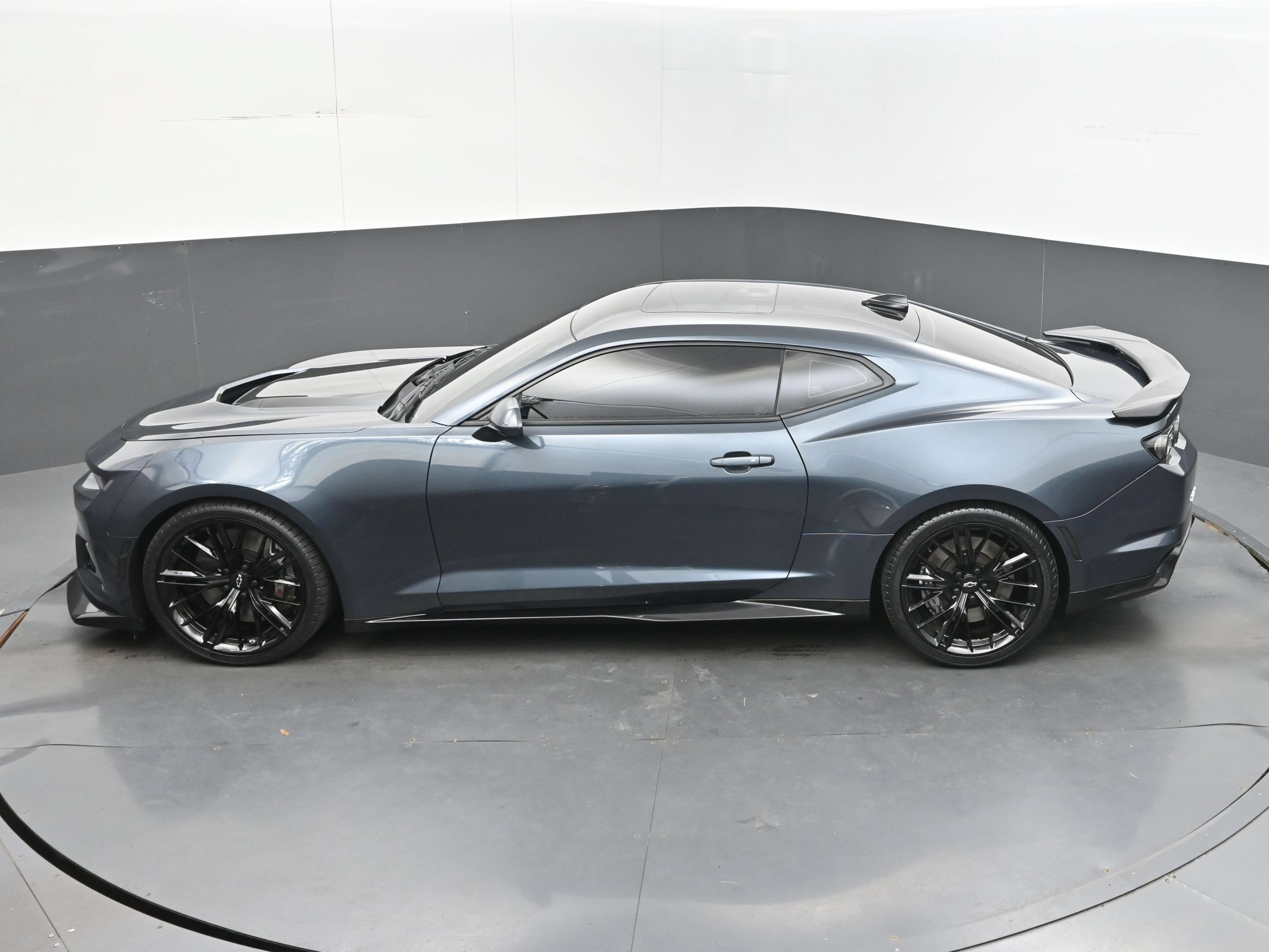 Used 2021 Chevrolet Camaro ZL1 w/ LPO, ZL1 Protection Package RWD image 41