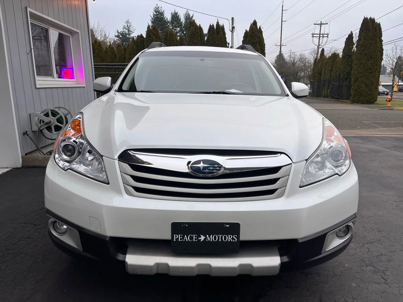 Used 2012 Subaru Outback 3.6R Limited w/ Moonroof Pkg image 5