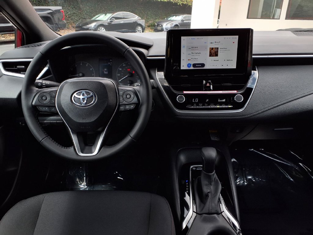 Certified 2024 Toyota Corolla SE w/ SE Premium Package FWD image 31