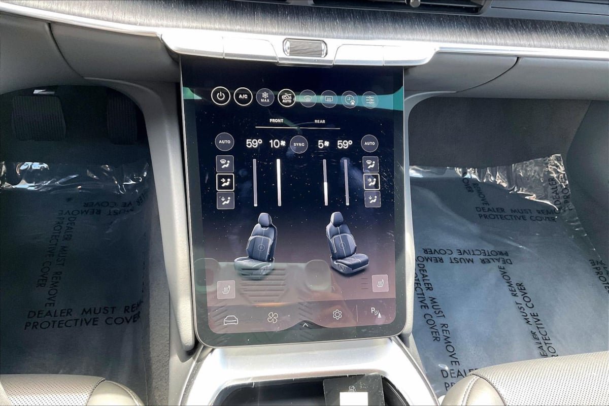 Used 2024 Lucid Air Pure RWD image 28