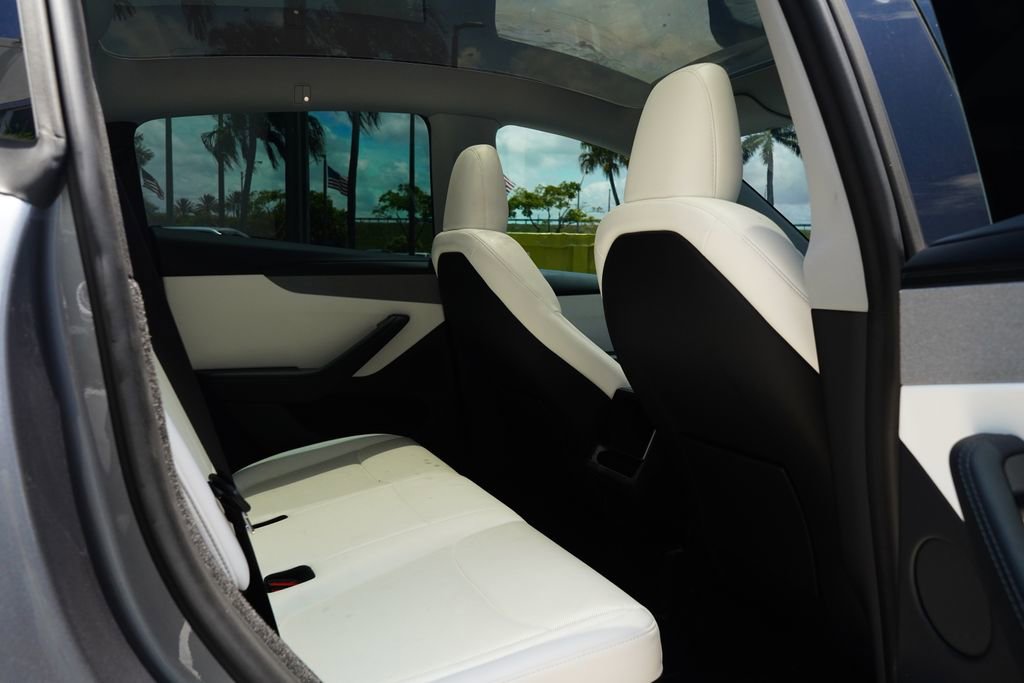 Used 2026 Tesla Model Y AWD image 18