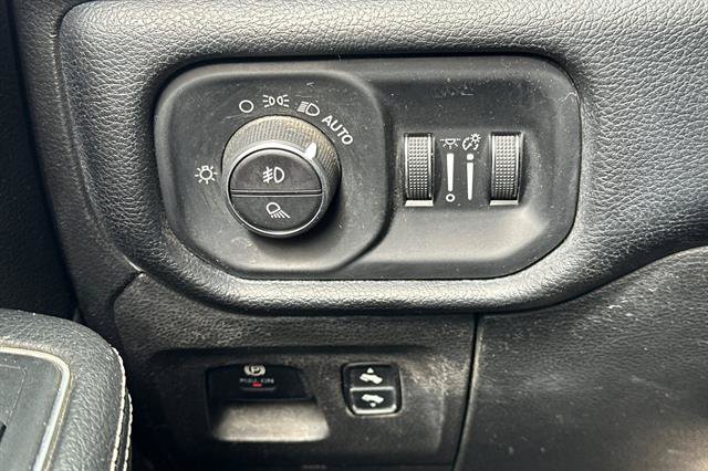 Used 2019 RAM 1500 Laramie AWD/4WD image 30