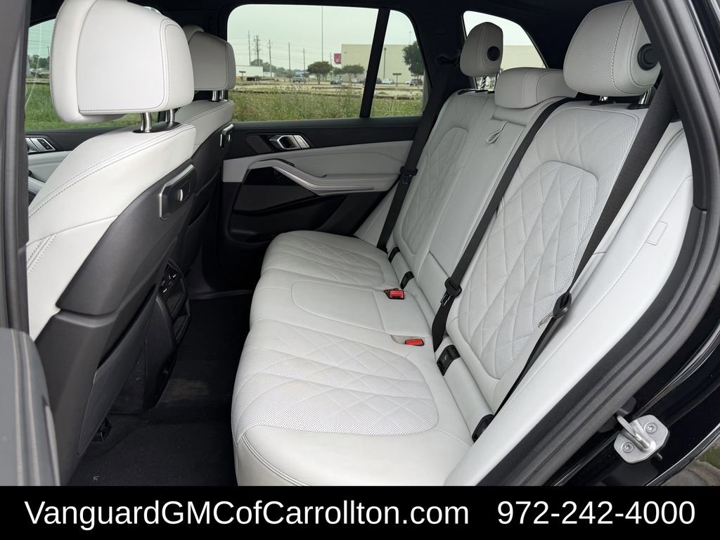 Used 2024 BMW X5 xDrive40i w/ M Sport Package AWD/4WD image 33