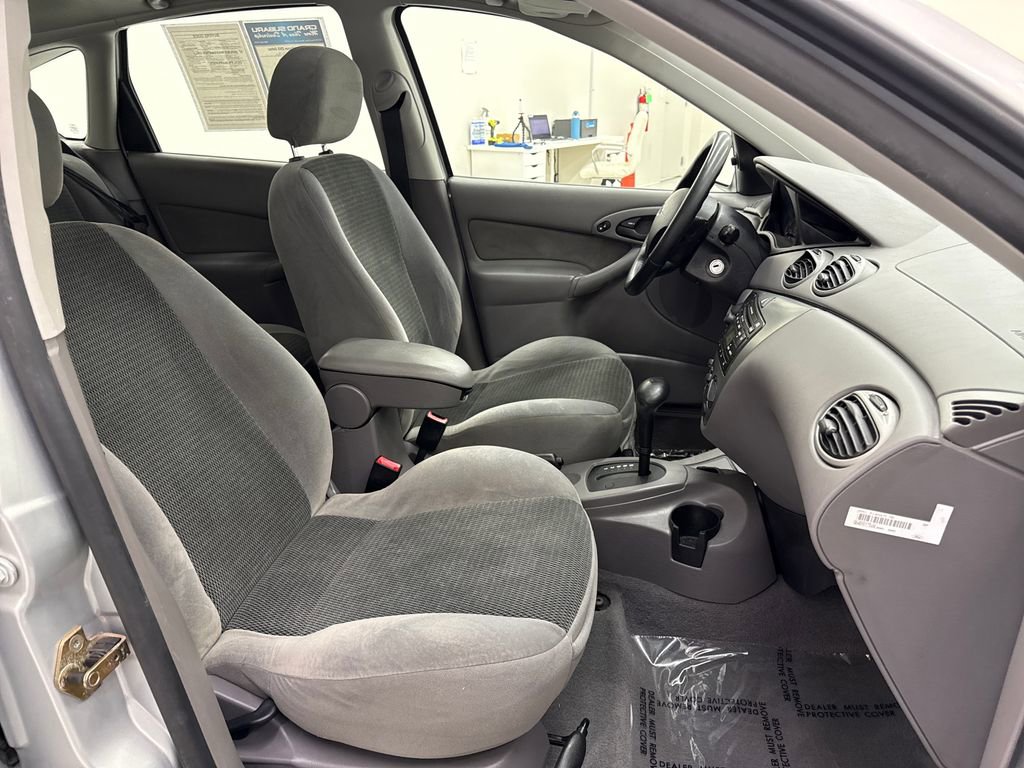 Used 2002 Ford Focus ZX5 Hatchback FWD image 20