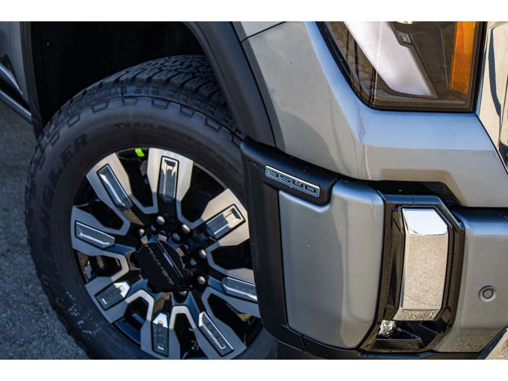 New 2026 GMC Sierra 3500 Denali w/ Denali Reserve Package image 9