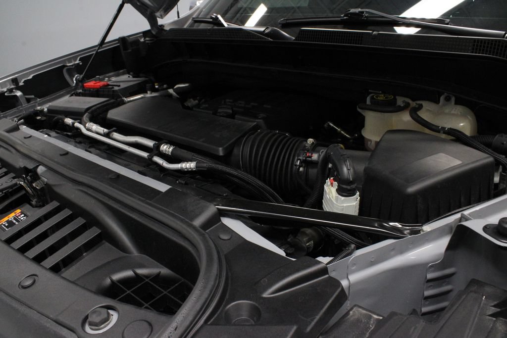 Used 2024 Chevrolet Silverado 1500 LT AWD/4WD image 14