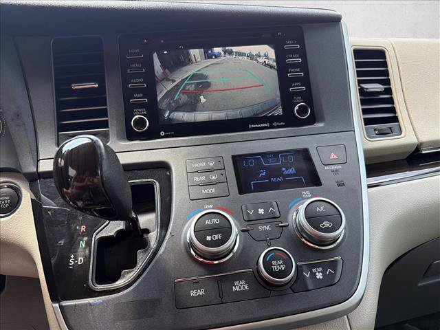 Used 2020 Toyota Sienna XLE Premium w/ Protection Package FWD image 21