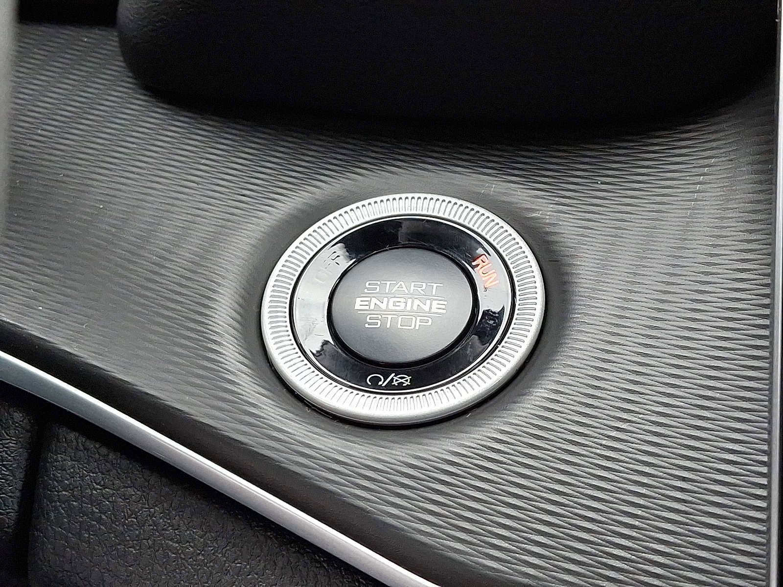 New 2025 Jeep Grand Cherokee Altitude image 16