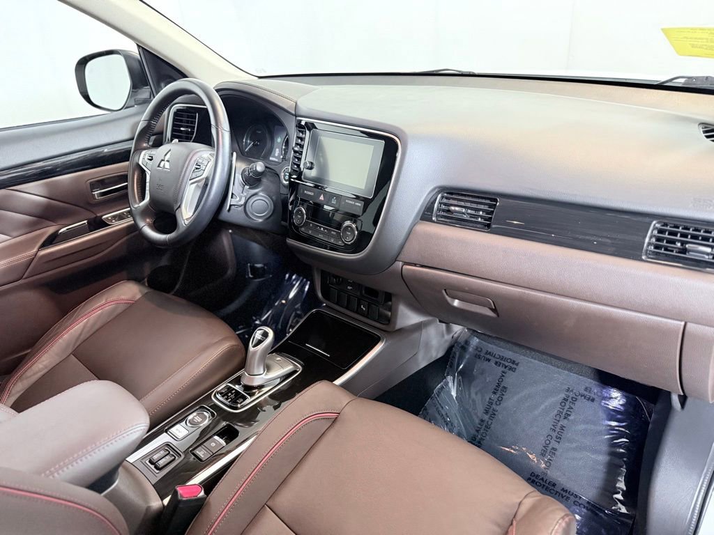 Used 2018 Mitsubishi Outlander SEL AWD/4WD image 14