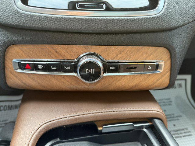 Used 2024 Volvo XC90 B5 Plus w/ Protection Package Premier image 20