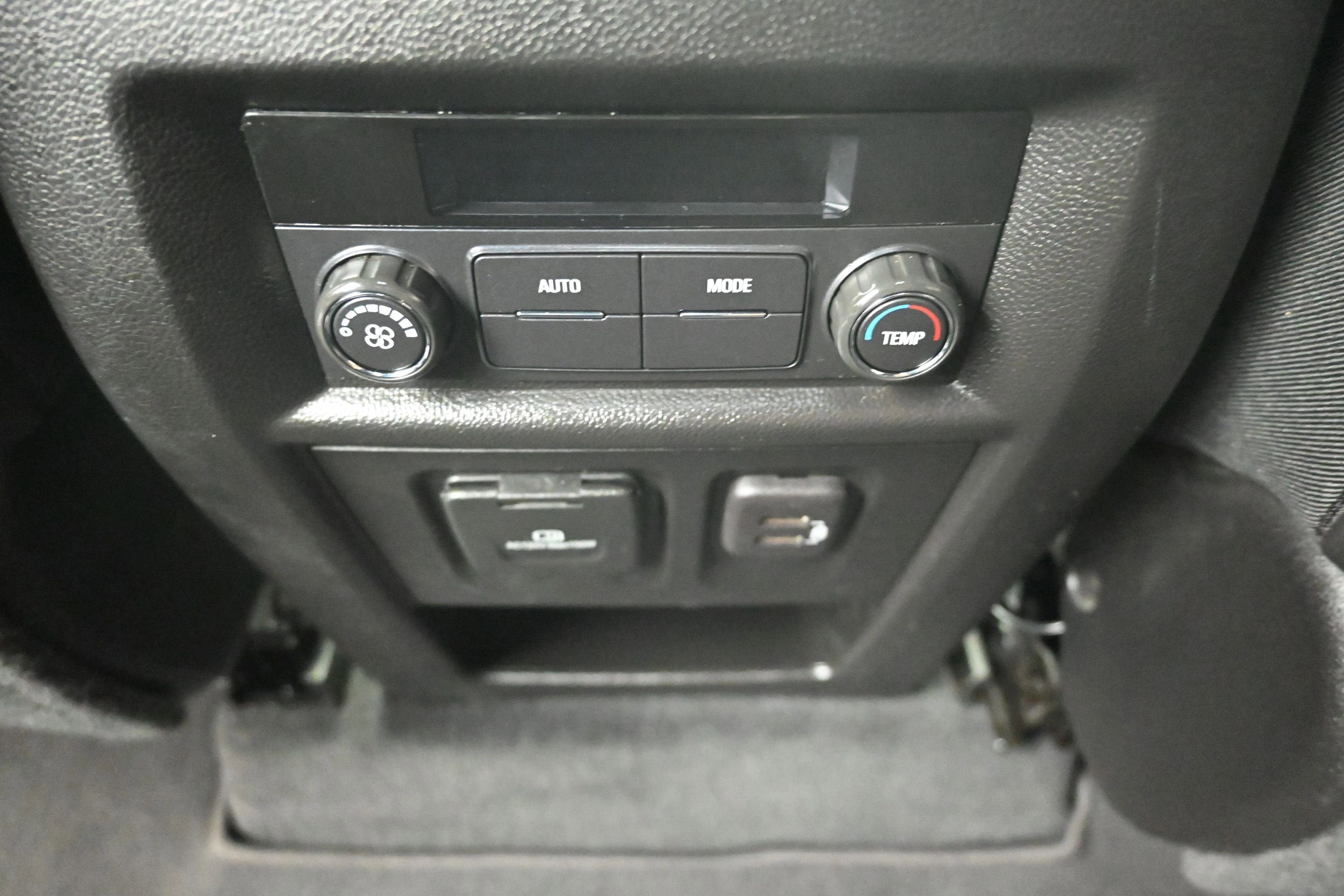 Used 2023 Chevrolet Traverse RS AWD/4WD image 24