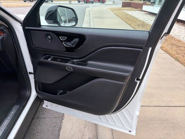 Certified 2023 Lincoln Aviator Reserve w/ Elements Package Plus image 31