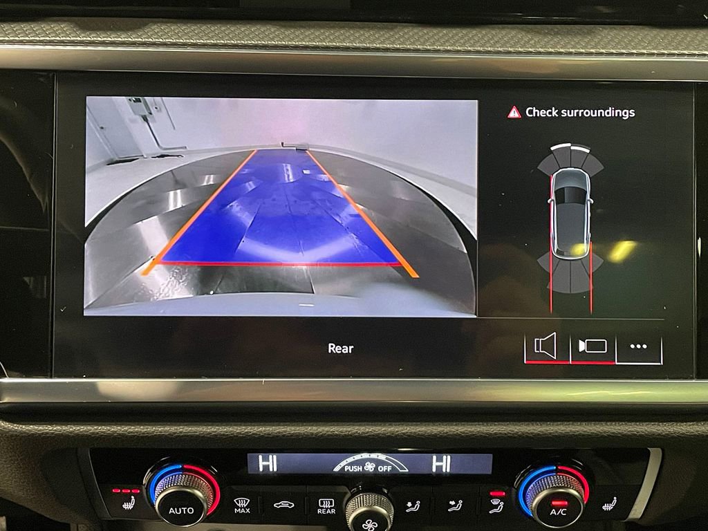 Used 2025 Audi Q3 2.0T Premium w/ Convenience Package image 4