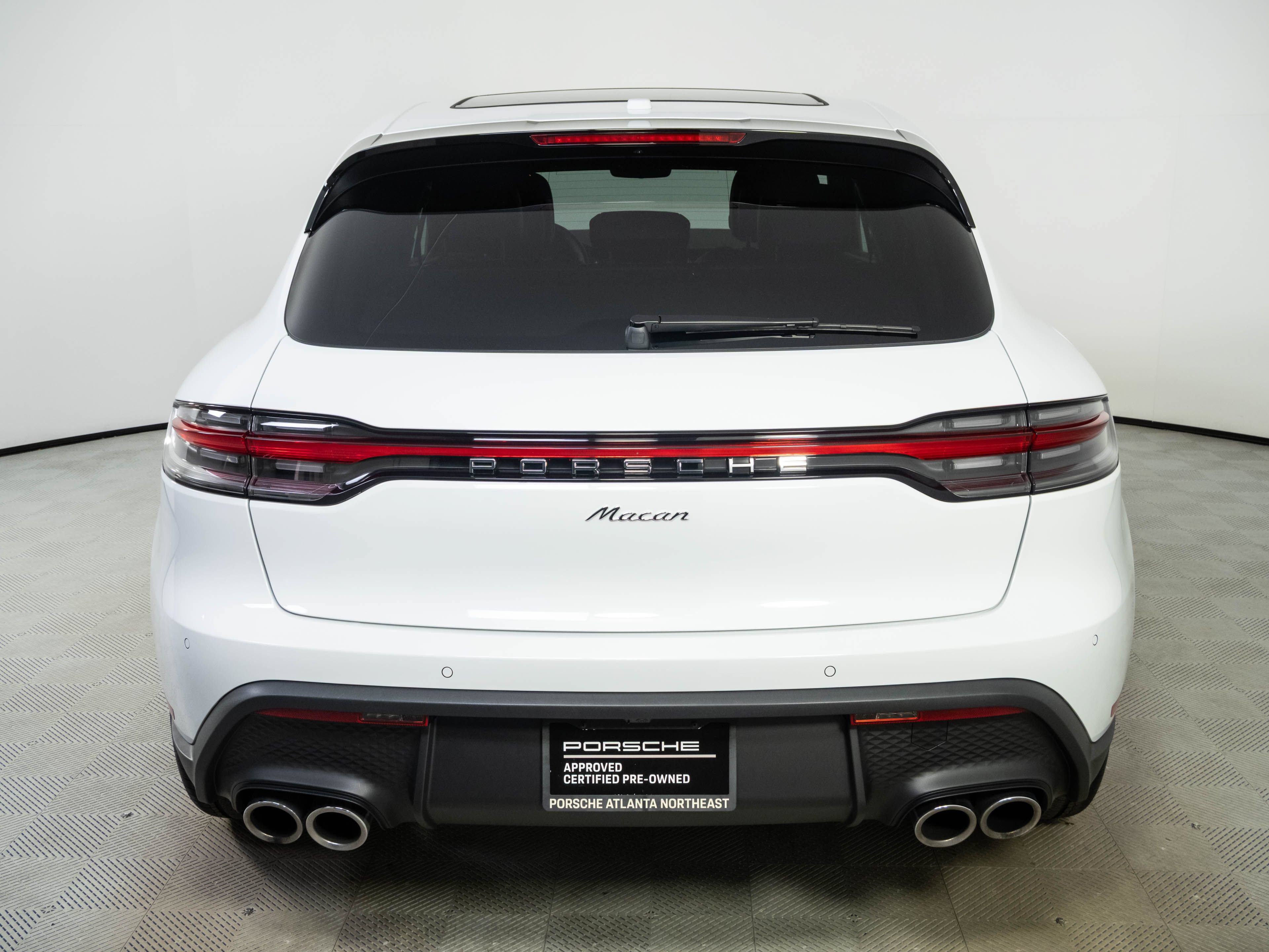 Certified 2026 Porsche Macan AWD/4WD image 30