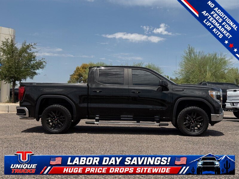 Used 2021 GMC Sierra 1500 4x4 Crew Cab w/ Sierra Value Package image 4