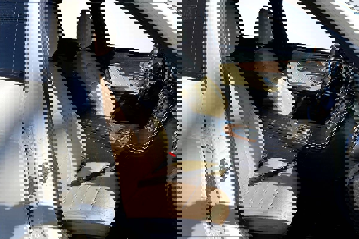 Used 2020 Mercedes-Benz C 300 Sedan image 7