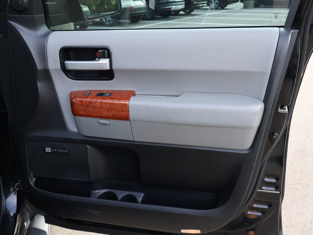 Used 2019 Toyota Sequoia Platinum AWD/4WD image 11